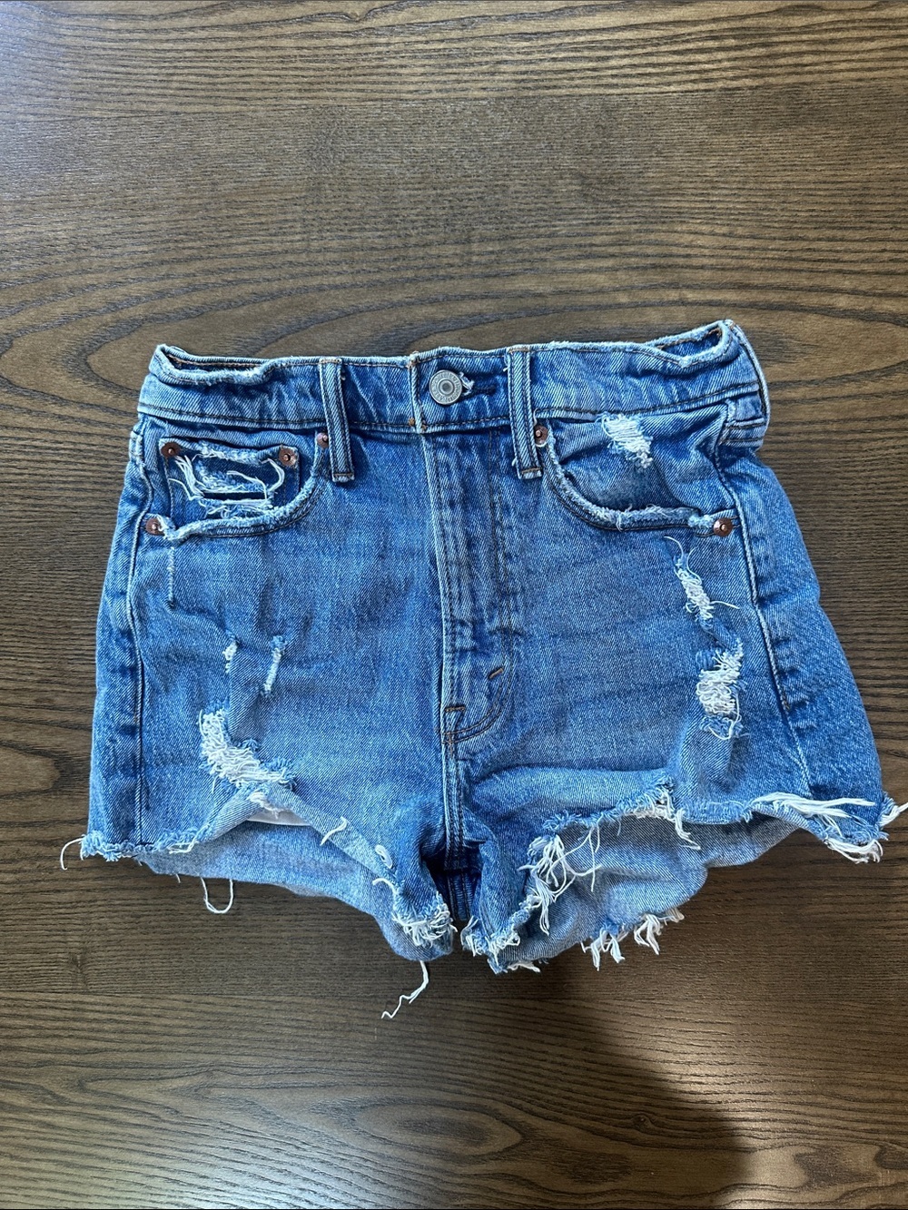 Abercrombie & Fitch The Mom Short High Rise